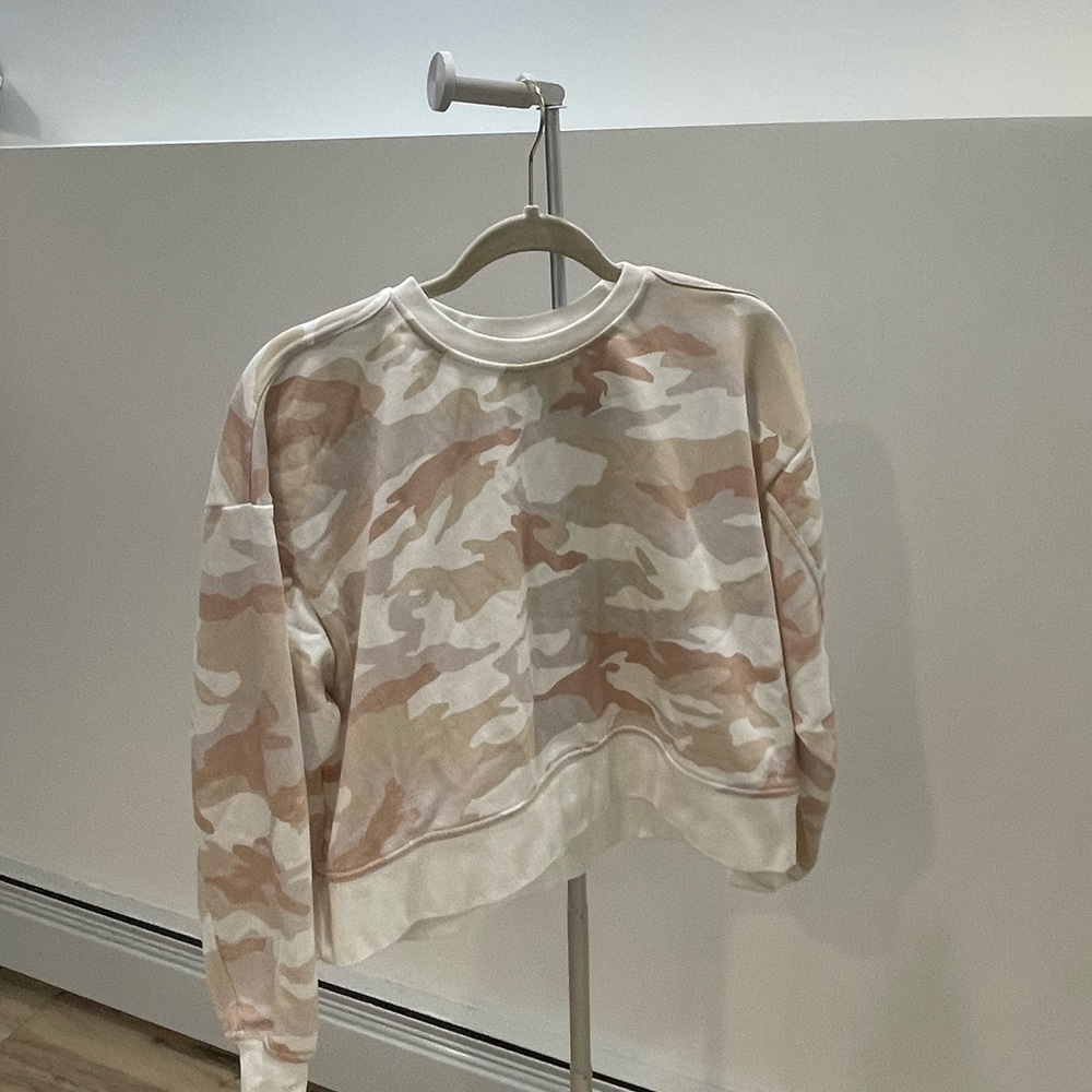 Nike Cropped Camo Crew Neck Oversized